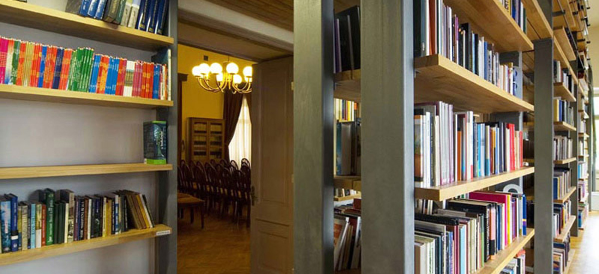 Stari Grad Public Library